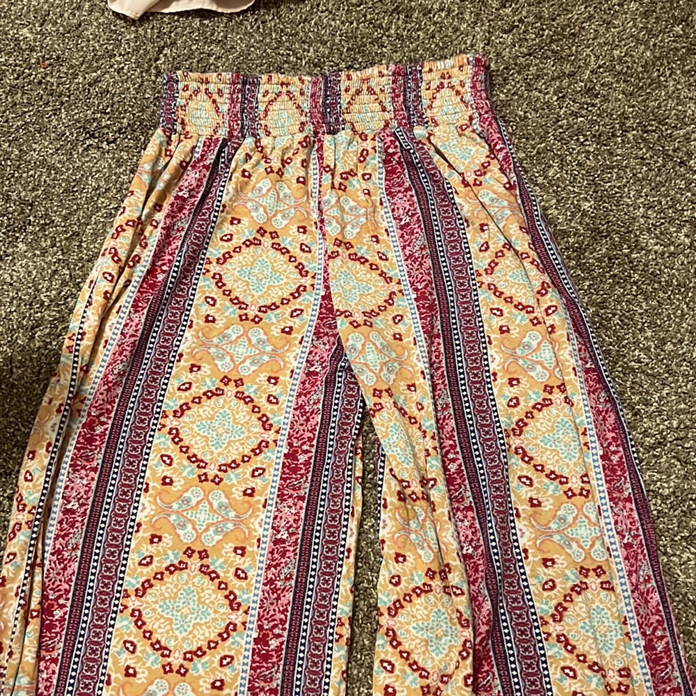 Flowy flared leggings.Size small